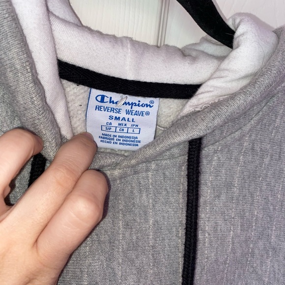 Champion Bell Sleeve Cropped Hoodie - Picture 4 of 5